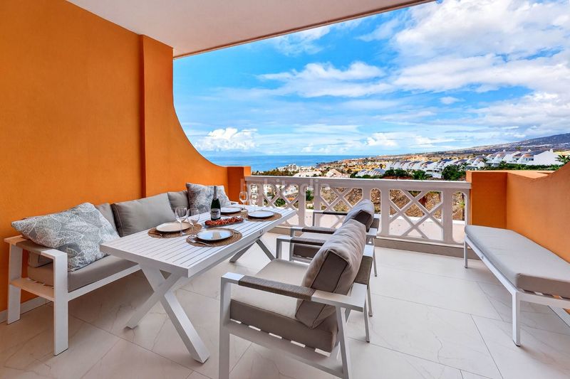Foto 72f6cbfc-c387-4165-b57b-a3aed5c0d284. Apartament a calle países bajos a San Eugenio Alto Adeje