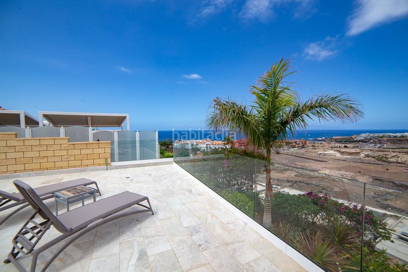 Foto 65aea185-e5d6-462d-b2c6-58ddd8577814. Chalet exclusiva villa en la mejor zona de el duque, calle roque nublo en Adeje