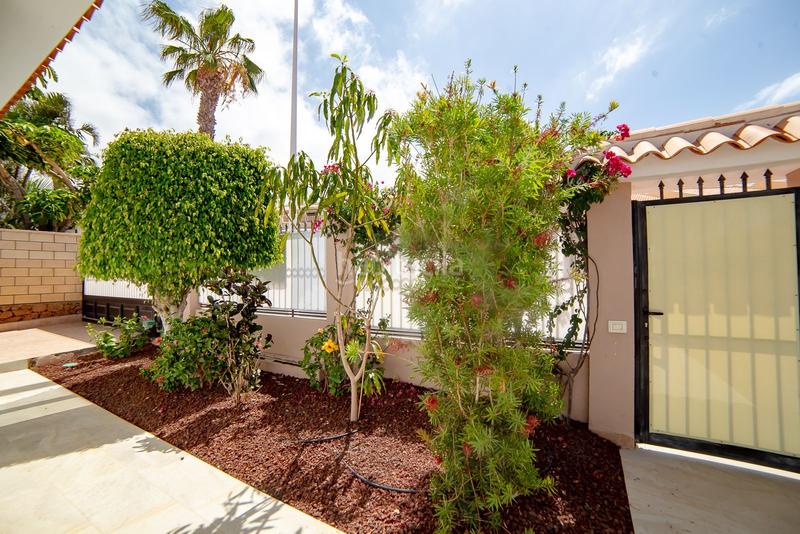 Foto 921ca286-298b-4bea-a4e3-8a55c71ce01c. Chalet exclusiva villa en la mejor zona de el duque, calle roque nublo en Adeje