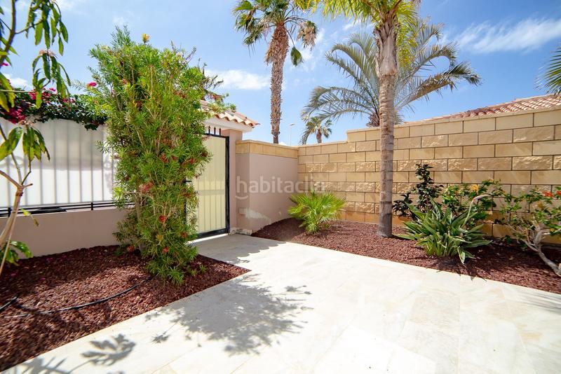 Foto f3d49661-3e8b-419a-9514-9d507be4143b. Chalet exclusiva villa en la mejor zona de el duque, calle roque nublo en Adeje