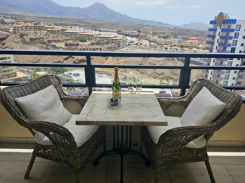 Foto 5e3e04a0-ed22-4c3b-add7-40ef59464832. Apartamento  de lujo en el prestigioso club paraíso, sur de tenerife en Adeje