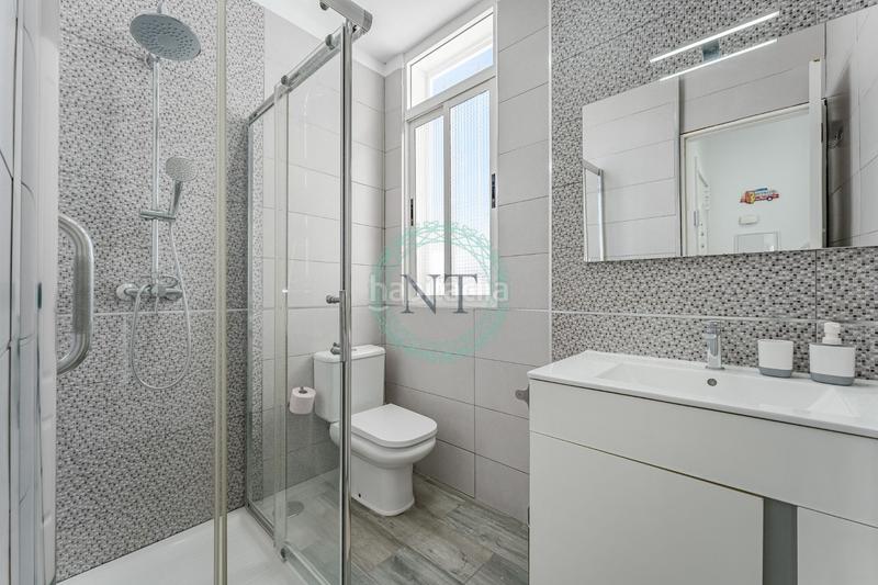 Foto 7252eaf0-30cf-45fa-ad05-2ddab70dd22c. Casa adossada a el mojón 19 a Callao Salvaje - Playa Paraíso Adeje