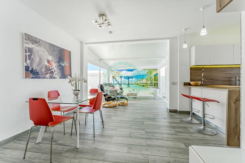 Foto cd3bc1c2-245d-485f-96f0-08dd31b395e9. Casa adossada a el mojón 19 a Callao Salvaje - Playa Paraíso Adeje