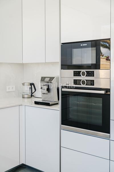 Foto 6b9e4510-00cf-4d6e-b5e0-d7644d78058d. Chalet exclusiva villa de una planta con impresionantes vistas al mar y a las montañas en la zona del duque, tenerife south en Adeje