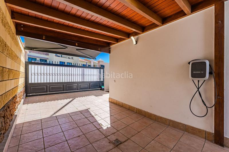 Foto df1865d7-f3c4-426a-a4f9-cf35117a0967. Chalet exclusiva villa de una planta con impresionantes vistas al mar y a las montañas en la zona del duque, tenerife south en Adeje