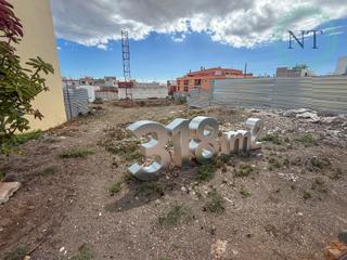 Terreny residencial a Calle francisco bonnin 12. San isidro granadilla de abona  parcela urbana 318 m con proyect