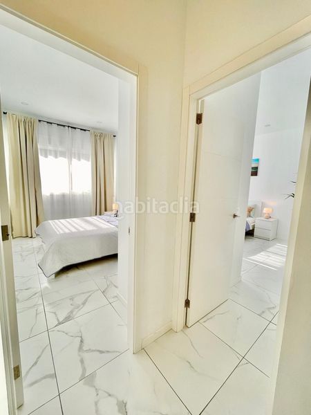 Foto 39bb4450-cb71-40f0-97fb-c97a83f5aa16. Alquiler apartamento moderno apartamento en edificio libra en Adeje