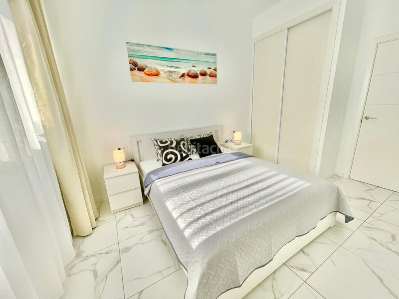 Foto ce2f8239-13c5-42c4-9268-77dbeb7a2cc6. Alquiler apartamento moderno apartamento en edificio libra en Adeje
