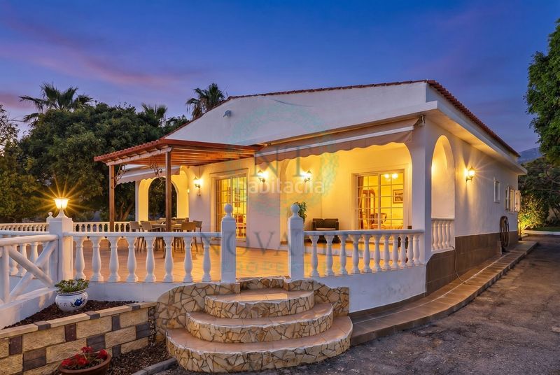 Foto adba8064-9b65-4474-824b-32c6c8e110a1. Casa a Playa de San Juan Guía de Isora