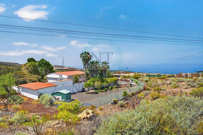 Foto c27bd0ca-f164-4abc-8a0f-e350e3637c79. Casa a Playa de San Juan Guía de Isora