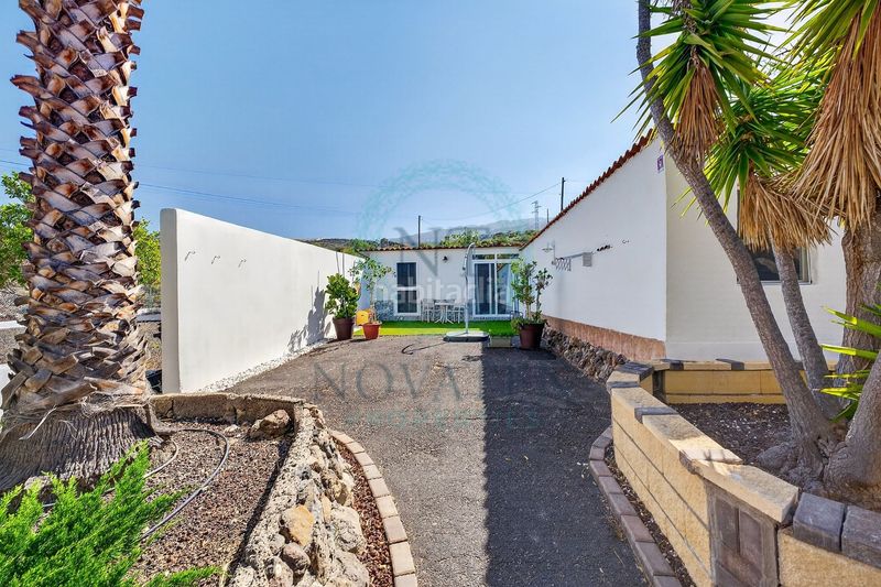 Foto fcd58506-d92c-4e36-b082-bd67b941d6ca. Casa a Playa de San Juan Guía de Isora