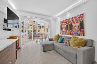 Rent Apartment in Los Cristianos. Amplio apartamento de 2 dormitorios con espectacular terraza de
