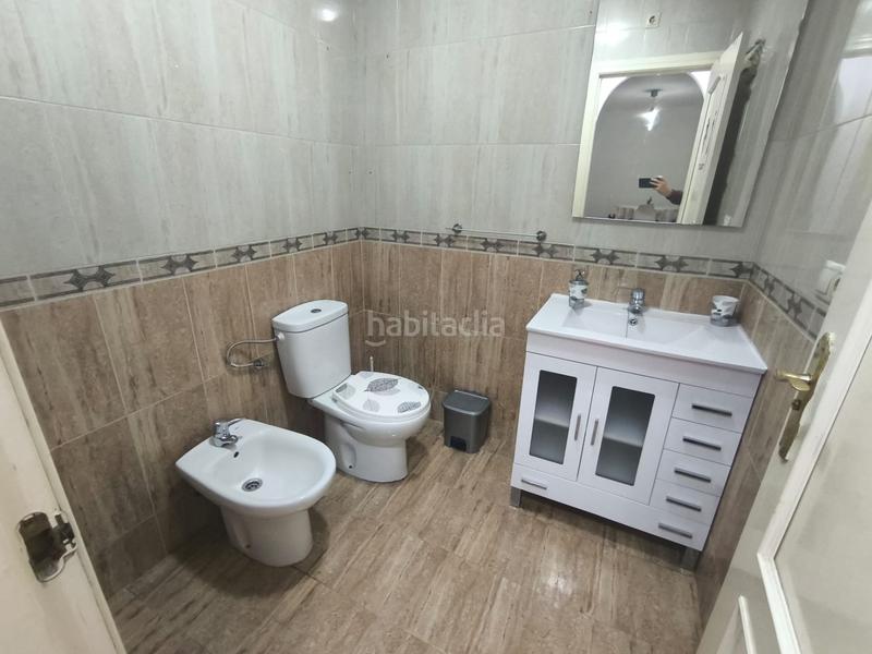 Foto d6d08c3d-3bf5-4526-a04e-7602a32d6cec. Casa adosada bonita casa málaga en Alameda