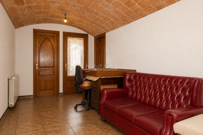 Foto b4f22417-3d17-410d-82e5-b4f15b547f21. Casa amb calefacció a Celrà
