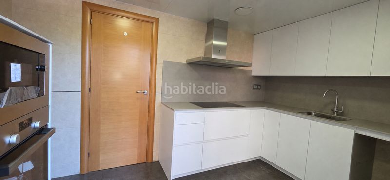 Foto 557418d9-4aff-4dd0-8718-bfff013a4c95. Dúplex amb calefacció a La Bordeta Barcelona