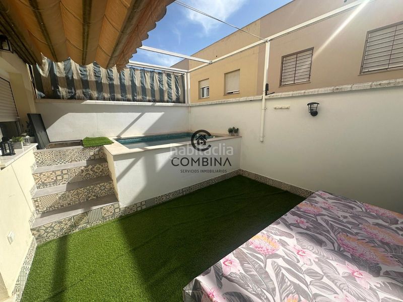 Foto 6111e349-3e6f-476a-88c7-bde080362af0. Casa adossada amb aparcament piscina a Centro - Barriada Mallorca Camas