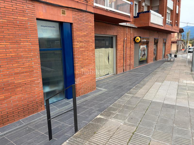 Foto 5ed3a9a6-b654-45e5-89c8-7792346a9eb1. Lloguer local comercial a avinguda fortalesa 10 bis a Hostalric