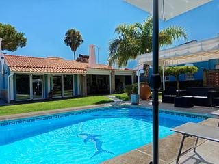 Chalet en Calle sauce 5.  vivir en el oasis en la dehesa golf !