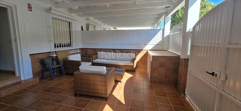 Foto 189f9c9a-68d9-4998-bf01-3b83839f51e1. Lloguer casa adossada a calle teniente díaz hernández 48 a El Rompido