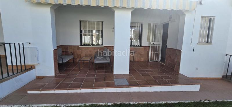 Foto 5befe5fd-b435-4e93-b6fe-01bbedf9ec4a. Lloguer casa adossada a calle teniente díaz hernández 48 a El Rompido