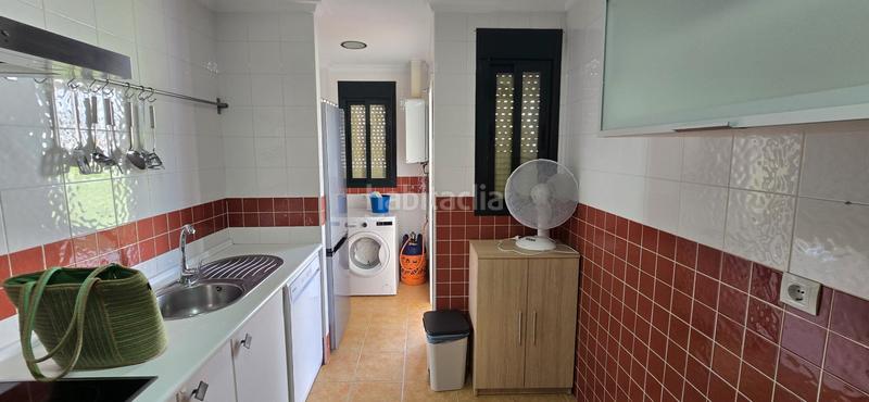 Foto f7c436db-256d-4c31-aed0-4e6b63c5fef7. Lloguer casa adossada a calle teniente díaz hernández 48 a El Rompido