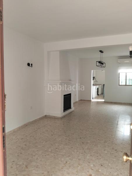 Foto a7d9f6f7-b740-445a-bc68-3549924e0321. Casa adossada amb xemeneia a Punta Umbría