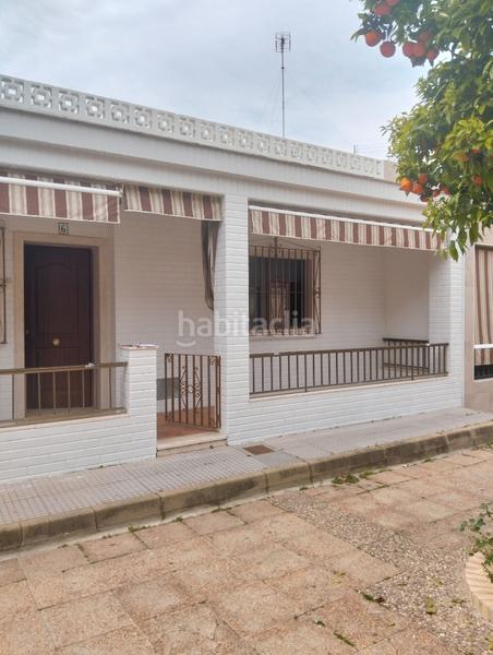 Foto ebf18612-f420-4c42-864f-0b995e7f25bb. Casa adossada amb xemeneia a Punta Umbría