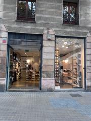 Traspàs Local Comercial  Ronda de sant antoni. Traspaso tienda