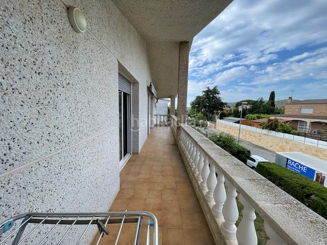 Foto 0e2a436a-201c-4a07-83bf-a40808516b88. Casa amb aparcament a Sentmenat