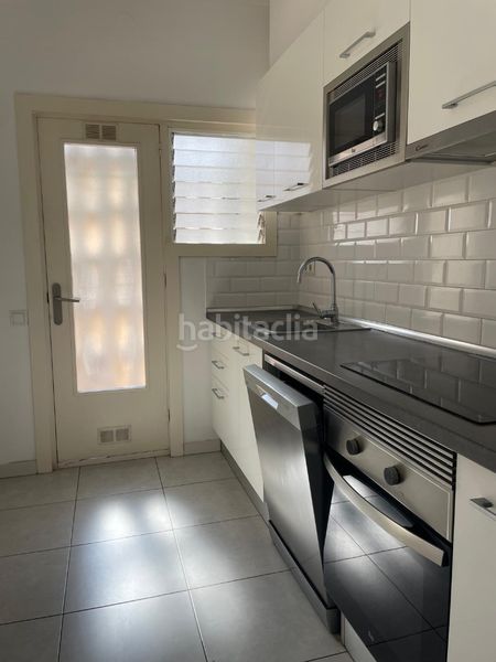 Foto e94c5470-f56d-4764-96a4-f6078be603e2. Casa a Eixample Sabadell