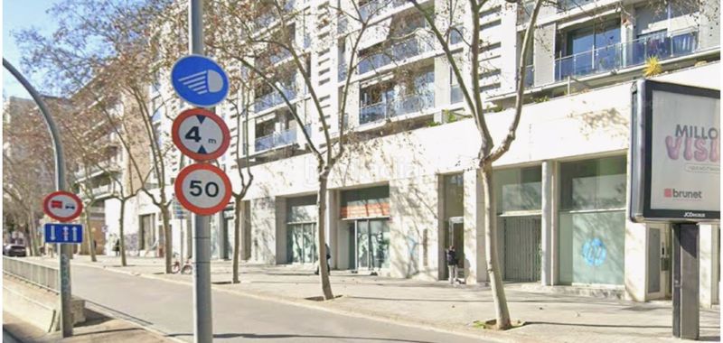 Foto c80a8326-df4b-4e0d-a2f0-22a942031ff5. Local comercial a Centre Sabadell