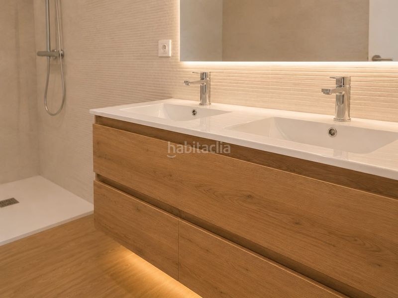 Foto 0d3f7cbc-2539-4e42-8146-dc7b5257f2d6. Dúplex  ático obra nueva con terraza en Creu de Barberà Sabadell