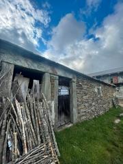 Casa  Lugar carballeda. Galpón de piedra a la venta en carballeda (o irixo)
