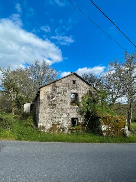 Foto 07622452-a826-4798-9094-04d160f82c4a. Country house in ou-223 15 in Irixo (O)