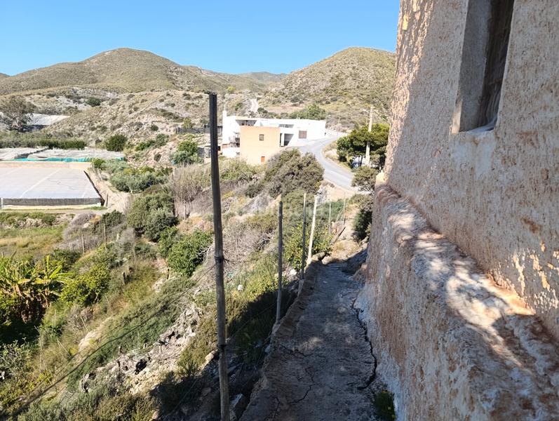 Foto a2909a67-ae86-4eda-8829-b5e5edb80e90. Masia a Adra