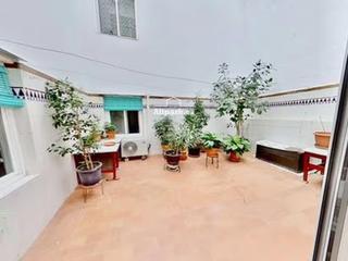 Pis  Aureliano iborra. Gran piso de 4 hab. con patio en altozano