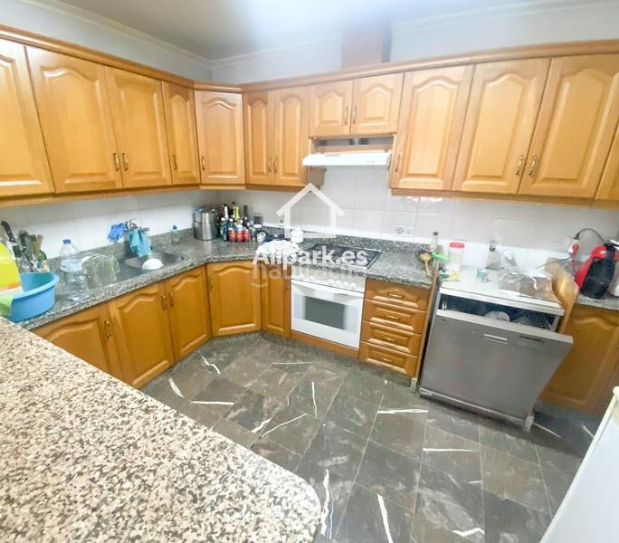 Foto 41898847-21a0-4aa9-8442-57aabc49e584. Chalet  con olivos en Novelda
