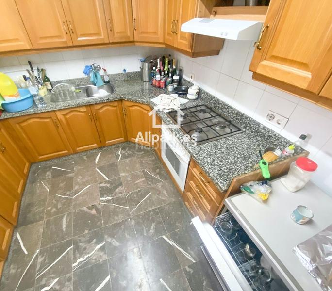 Foto c30fb736-025a-43eb-8849-8b0e31c9c31a. Chalet  con olivos en Novelda