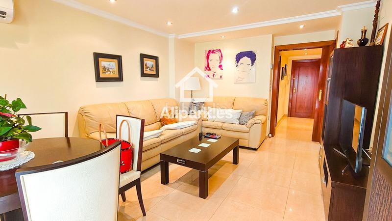 Foto 7aac8b8d-8228-4cce-a1e6-fe038c94a037. Piso vistas al mar en 1 línea de muchavista en Playa Muchavista Campello (el)