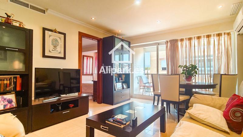 Foto c056e94e-c159-4d17-b3de-dc4d73028ce0. Piso vistas al mar en 1 línea de muchavista en Playa Muchavista Campello (el)