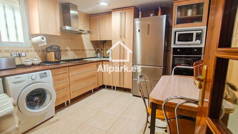 Foto e2e76fab-2d21-4e75-84a0-d97f006f29a6. Piso vistas al mar en 1 línea de muchavista en Playa Muchavista Campello (el)