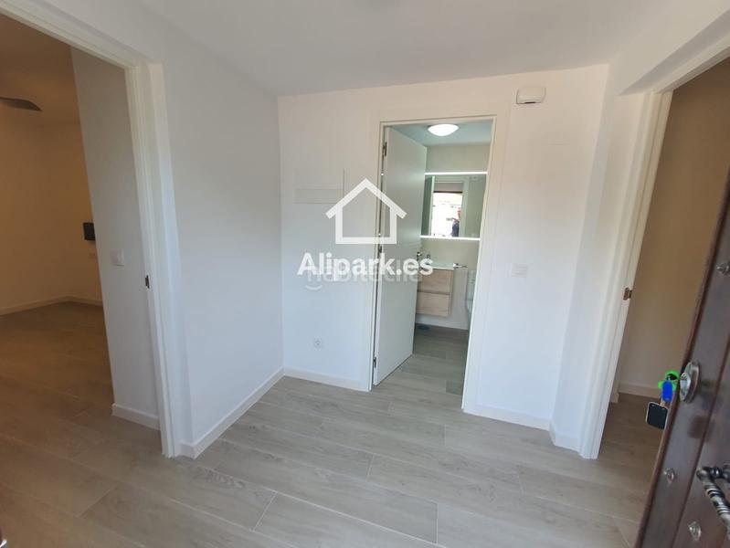 Foto 1d7d2c61-9f5c-4b51-aabb-aaa50f120b47. Chalet  reformado con dos viviendas en Tibi