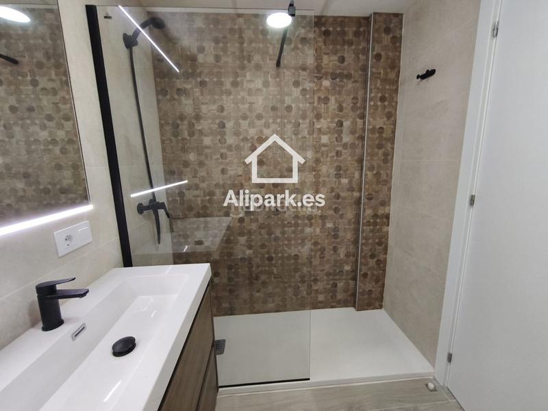 Foto 42714400-d8a4-4f1c-9e7d-65a03b9b48a7. Chalet  reformado con dos viviendas en Tibi