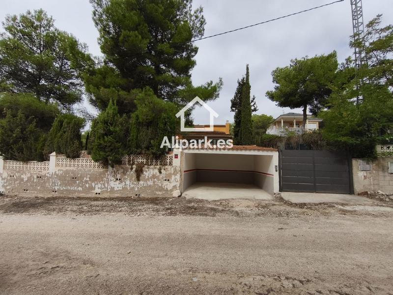 Foto cb42aa3d-77a0-45e4-bc9c-d285f8279c2b. Chalet  reformado con dos viviendas en Tibi