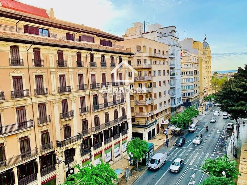 Foto 19c7b3e1-5bfc-4f25-a5c9-74ba4594a926. Pis a Barrio del Centro Alicante