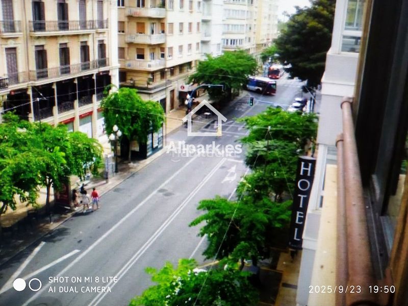 Foto 1e680be0-49b5-4cf3-bd76-369a750a2f83. Pis a Barrio del Centro Alicante