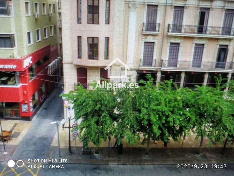 Foto 331d7d9b-e218-436f-b7a1-31bbcc13ed4e. Pis a Barrio del Centro Alicante