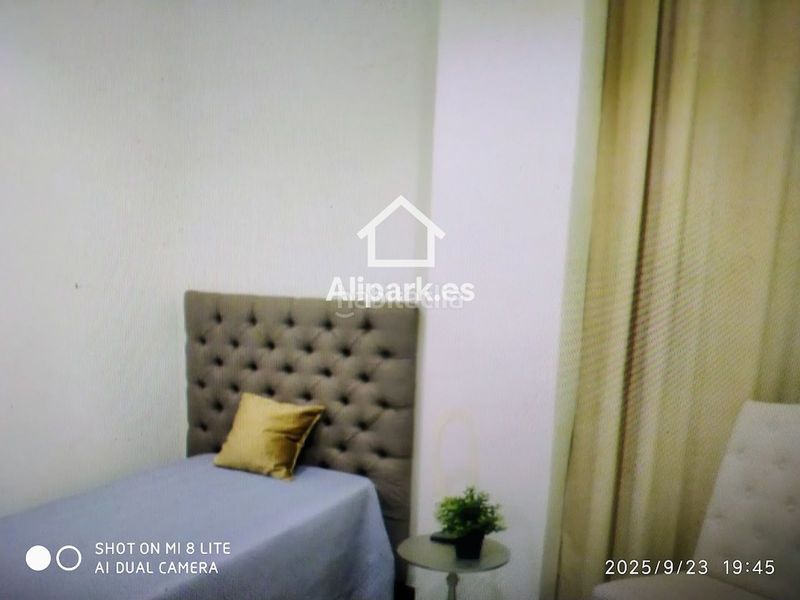 Foto 517b780b-94c6-42f1-b23b-20158541869f. Pis a Barrio del Centro Alicante