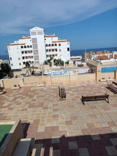 Foto 6a7f2364-0922-4598-afe7-33ab3a5e9c6e. Piso en costa blanca avenida de malaga 8 vistas al mar en arenales del sol en Elche / Elx