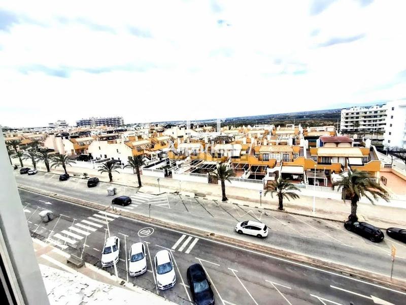 Foto e4bc06ae-04d4-4630-b68b-74d280bb62ce. Piso en costa blanca avenida de malaga 8 vistas al mar en arenales del sol en Elche / Elx